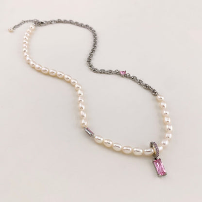 Pearl necklace with pink diamond pendant