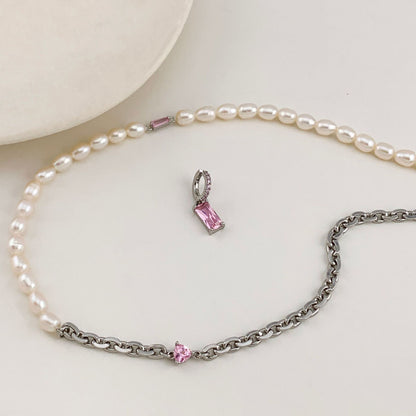 Pearl necklace with pink diamond pendant