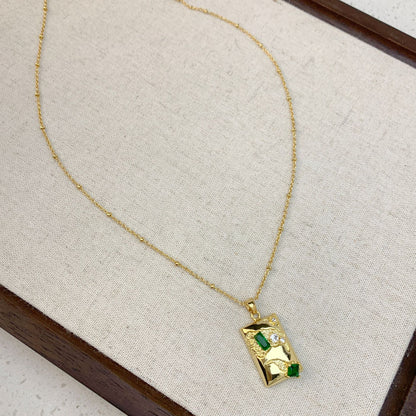 Square pendant clavicle necklace